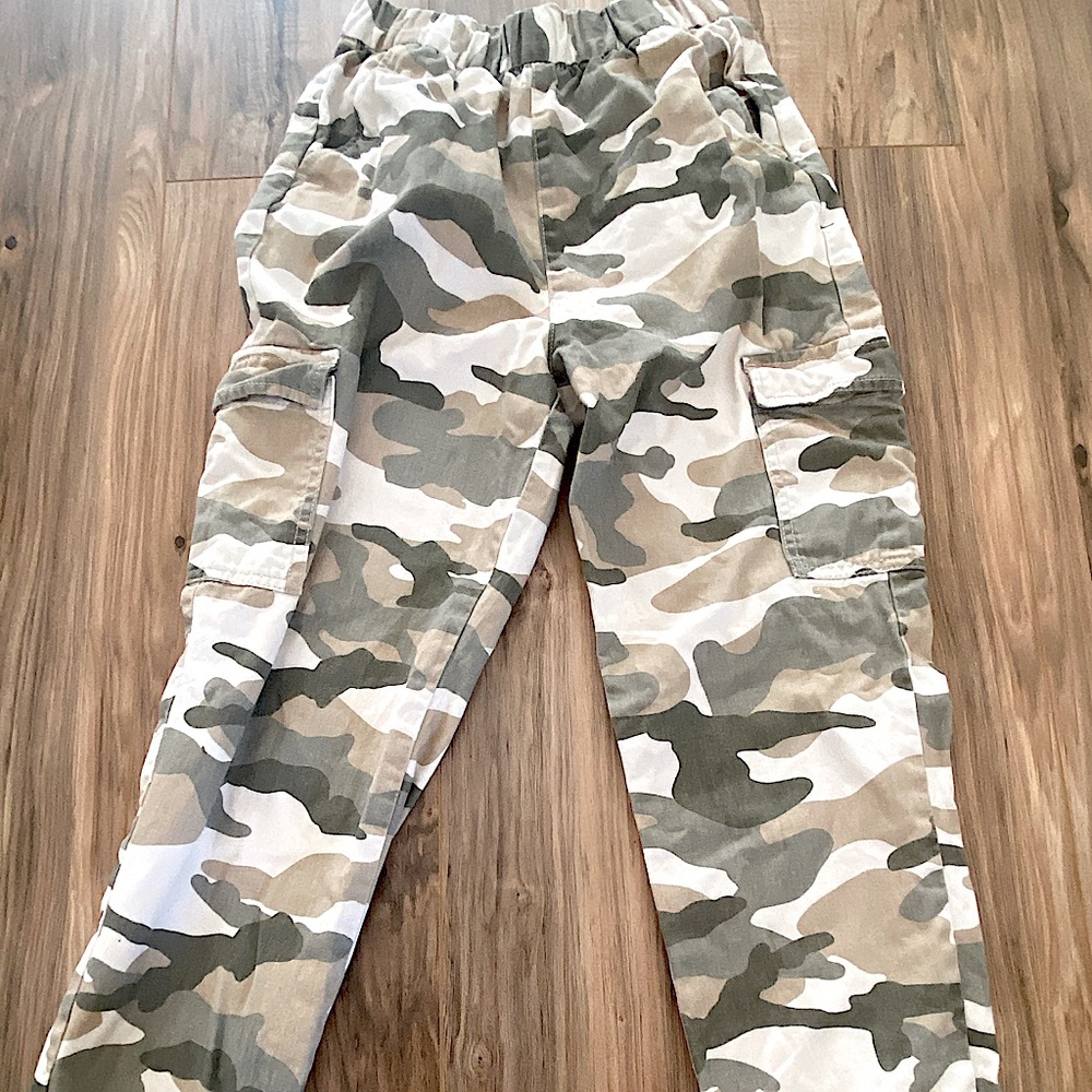 Camo, cargo joggers